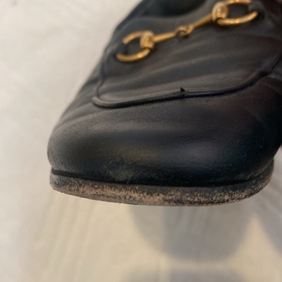 Gucci Black Leather Loafers with horse but Gold hardware - Picture 5 of 8
